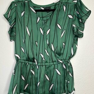 Ann Taylor Green Leaf Pattern Blouse